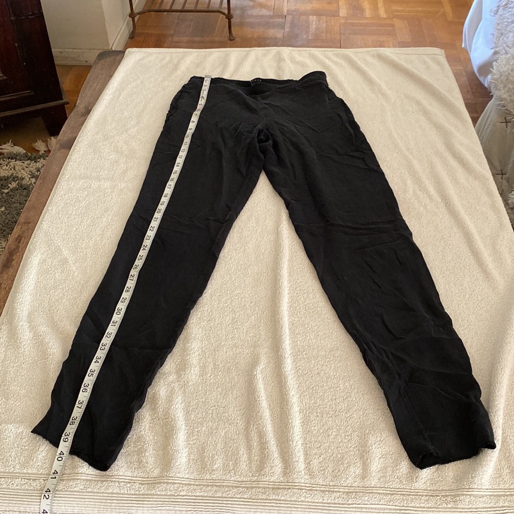 Theory 100% silk thin joggers with pockets. Simply beautiful & so comfy - Picture 5 of 13